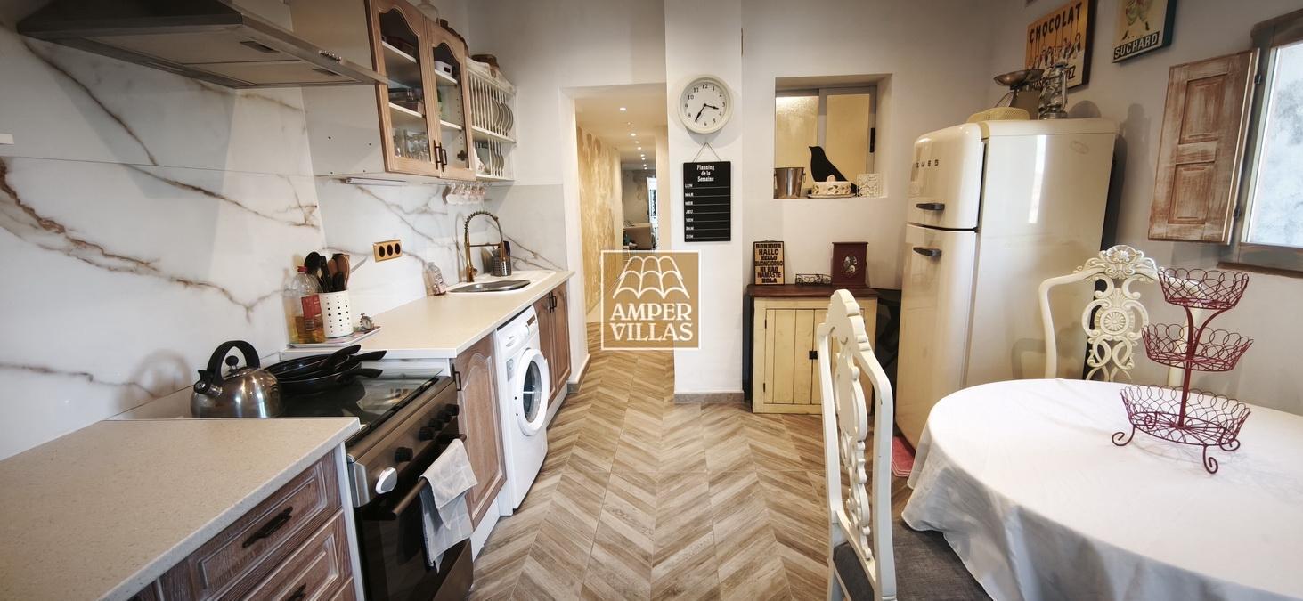 Деревенский дом в Альтеа-ла-Велья, двухэтажный, с несколькими террасами